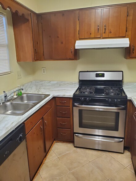 Building Photo - 496 Prince of Wales