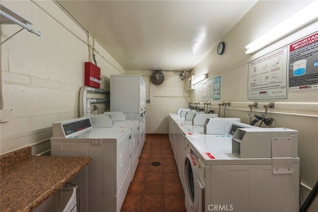 Building Photo - 8163 Redlands St