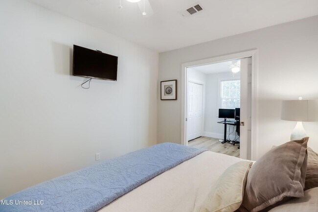 Building Photo - 187 Bilmarsan Dr