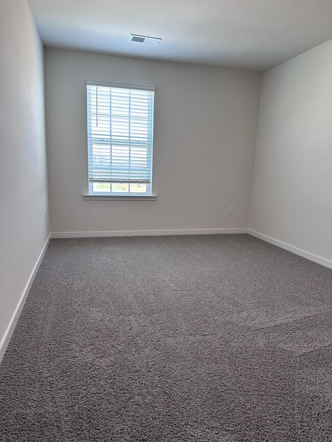 Building Photo - Brand-New  5-Bedroom Home in the Hamptons at Hickory with Modern Upgrades and Move-In Ready Comfort