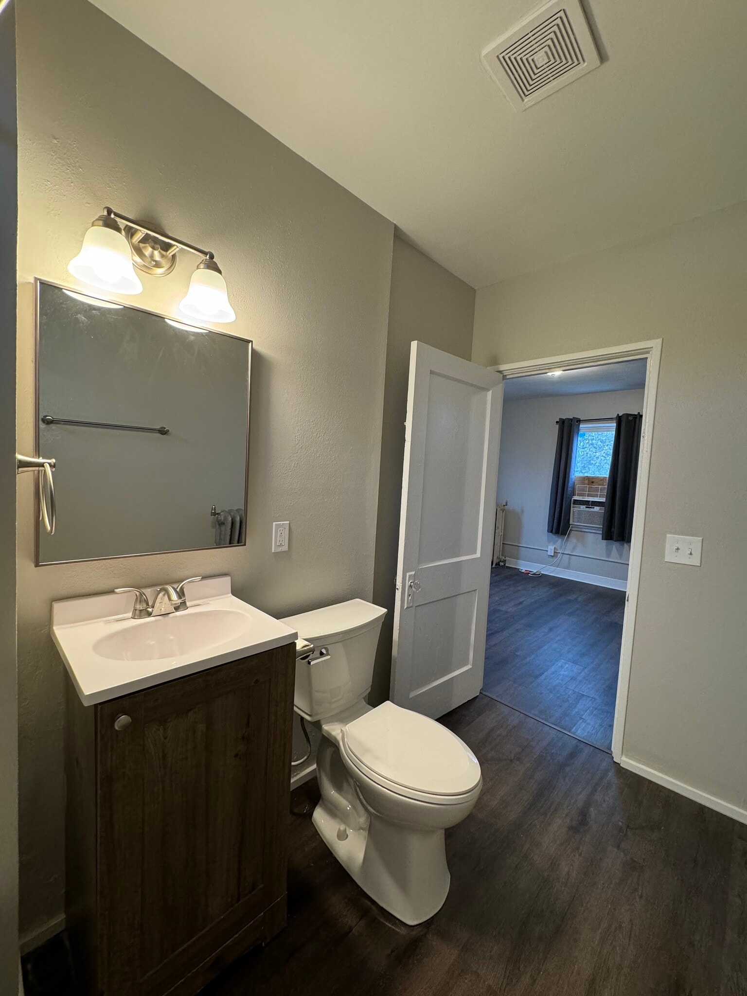 Building Photo - 1865 Fisher St