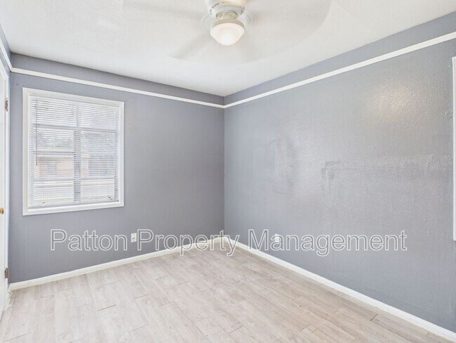Building Photo - 2711 Duncan Dr