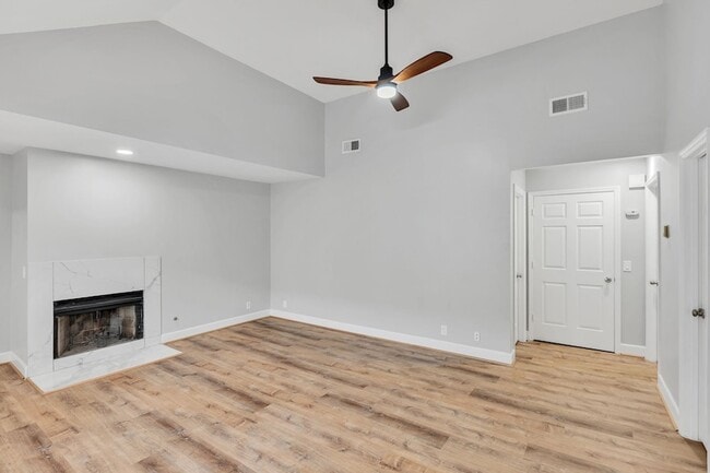 Building Photo - 2135 Acklen Ave