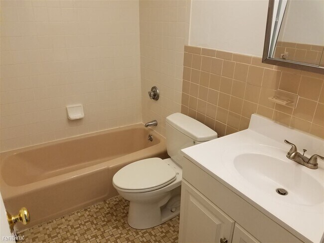 Building Photo - 1 br, 1 bath Apartment - 435 Shirley St 26