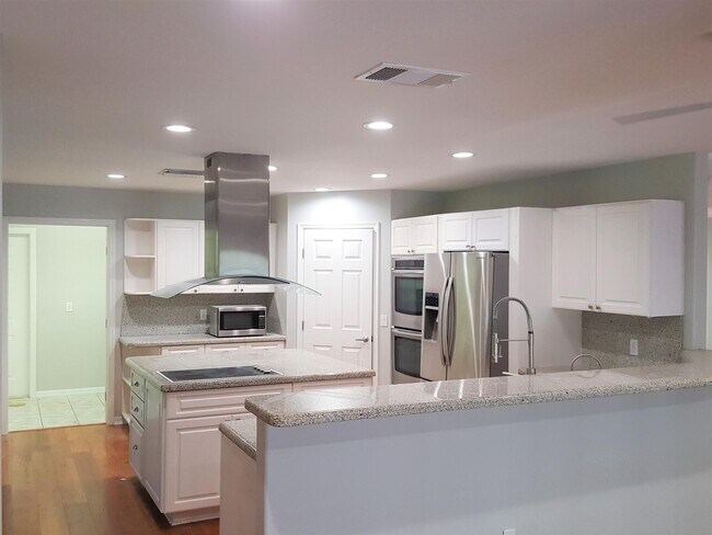 Building Photo - 7922 Steeplechase Ln