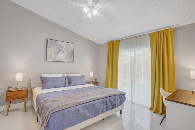 Building Photo - 1329 Periwinkle Pl