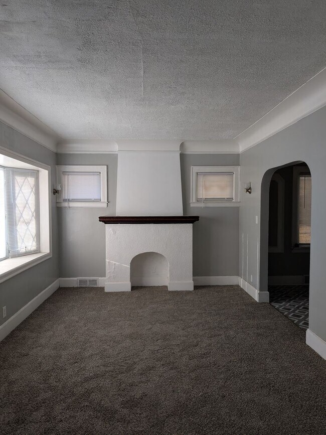 Building Photo - 19137 Norwood-4 BEDS & 2 BATHS FOR RENT!