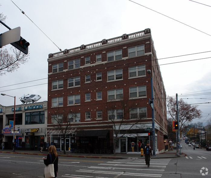 Primary Photo - Capitol Building Apartments