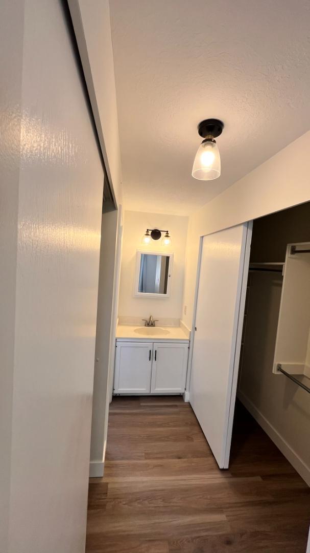 Building Photo - 1597 Navajo Dr