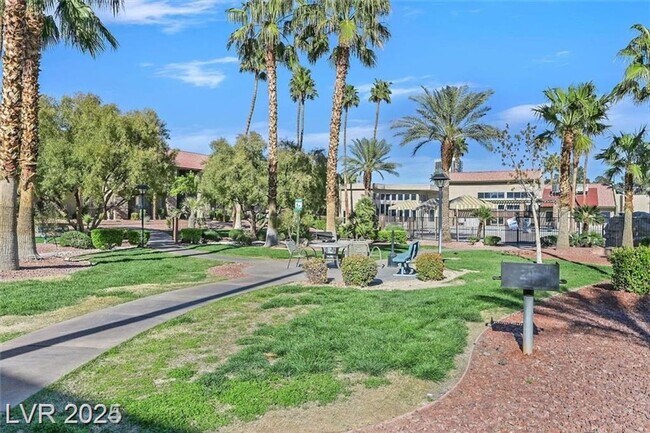 Building Photo - Adorable unit in Bella Vita community!