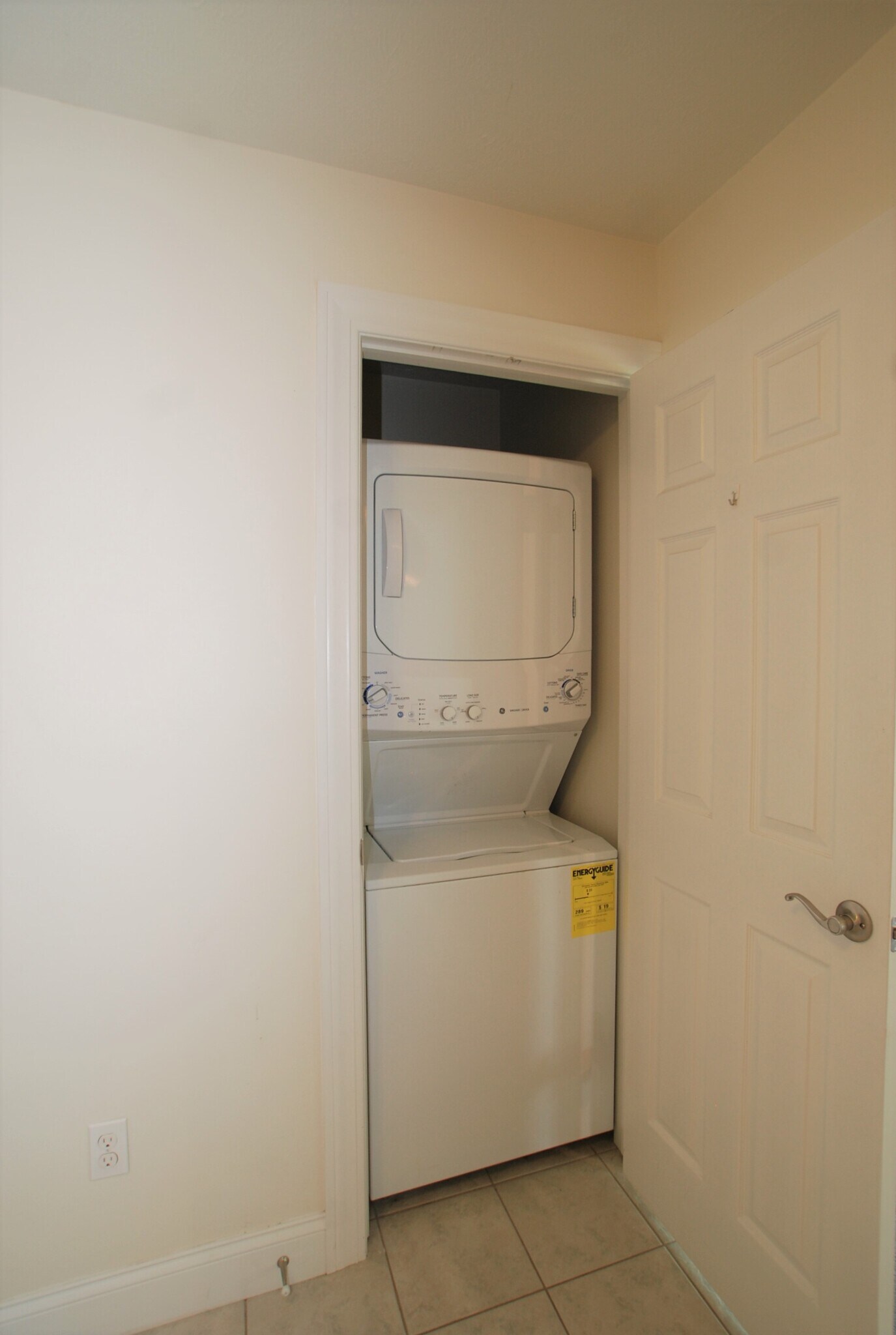 Building Photo - 808 W 2nd St