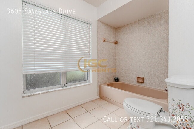 Building Photo - 3605 Sawgrass Dr