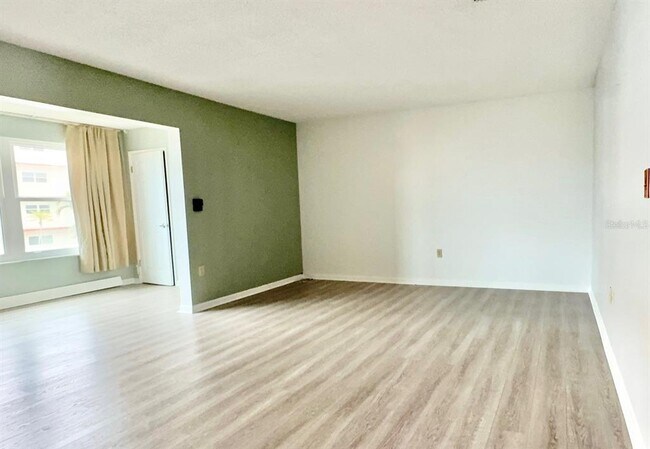 Building Photo - 3128 59th St S