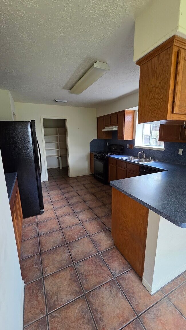 Building Photo - 10822 Glenora Dr