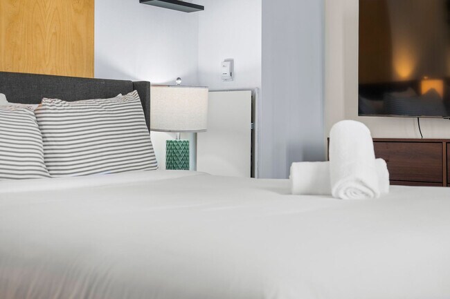 Building Photo - 160 E Berkeley St