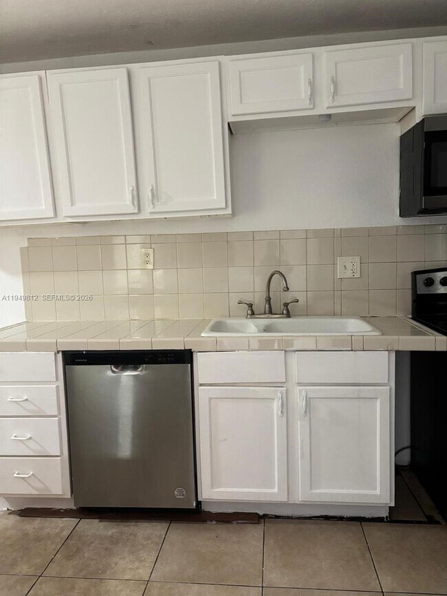 Building Photo - 20520 NW 15th Ave