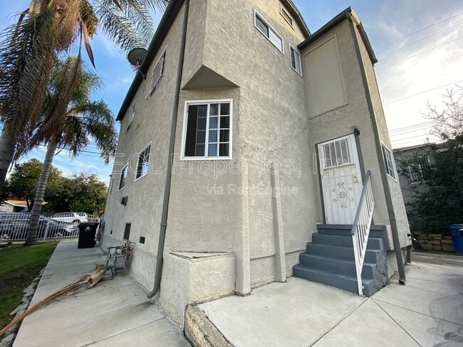 Building Photo - 115 N Westlake Ave