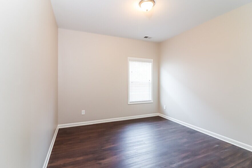 Building Photo - 356 Webster Lake Dr