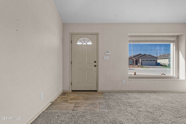 Building Photo - 11629 Flor Achillea