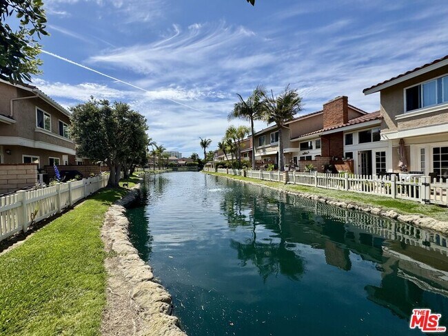Building Photo - 7756 Sailboat Cir