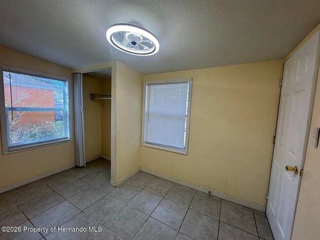 Building Photo - 708 Hazel Ave