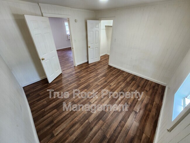 Building Photo - 104 Osage St