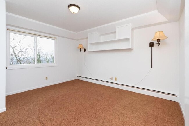 Building Photo - 200 Bent Tree Rd