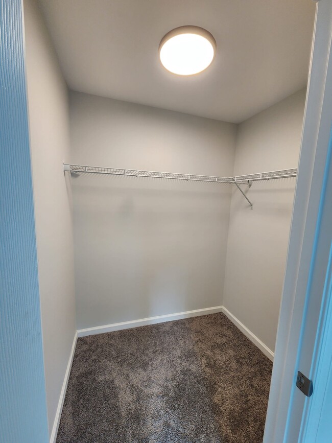 Guest bedroom closet - 13111 Millhaven Pl