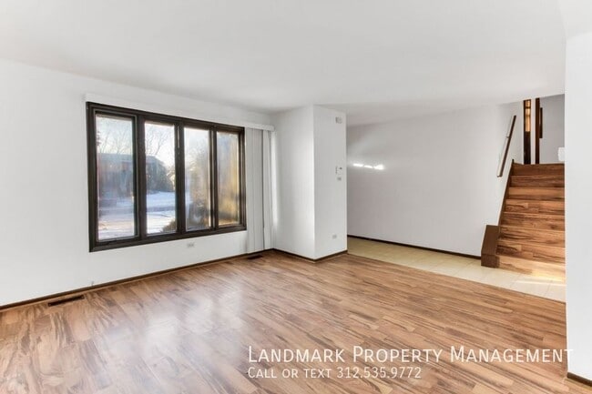 Building Photo - 18819 Oakwood Ct