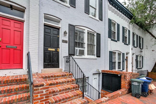 Building Photo - 1211 33RD St NW