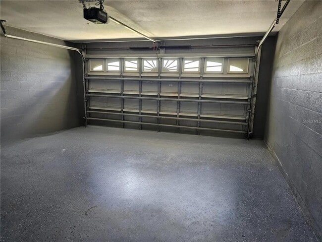 Building Photo - 635 Parakeet Ct