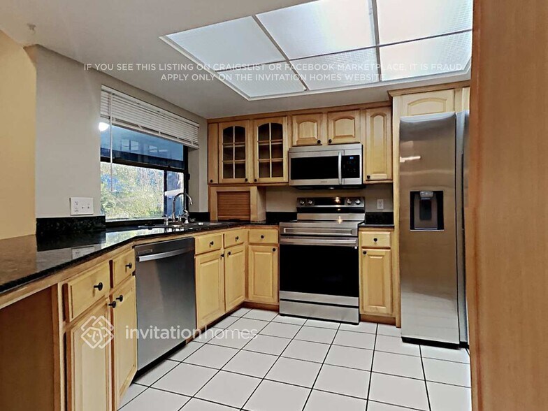 Building Photo - 9102 Regents Park Dr