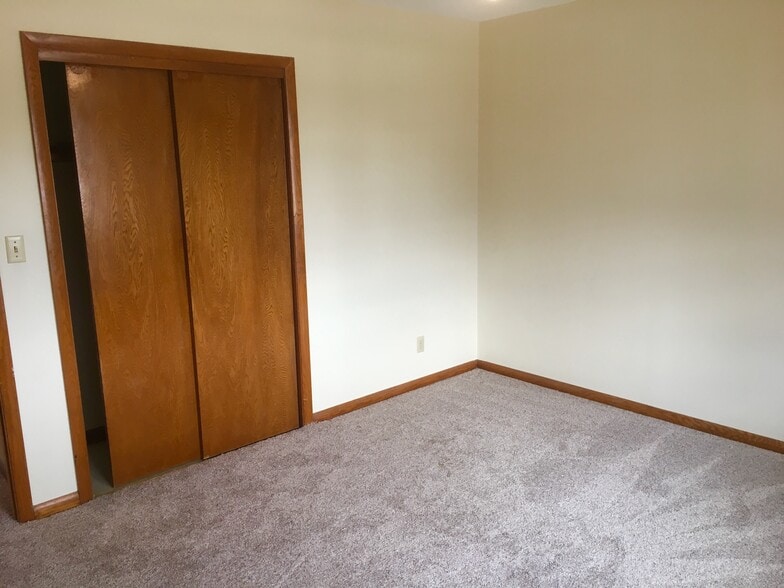 Building Photo - 601 Hood St