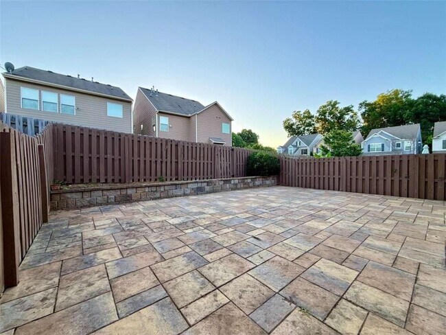 Building Photo - 5115 Breezewood Cir