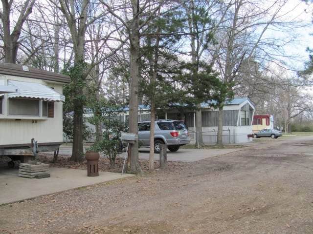 Building Photo - Canary Trailer Park