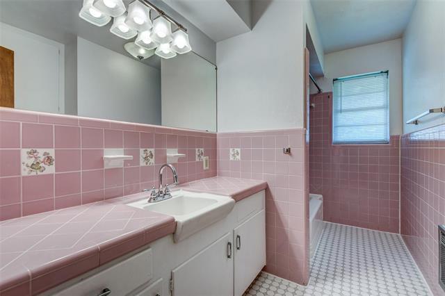 Building Photo - 3222 Latham Dr