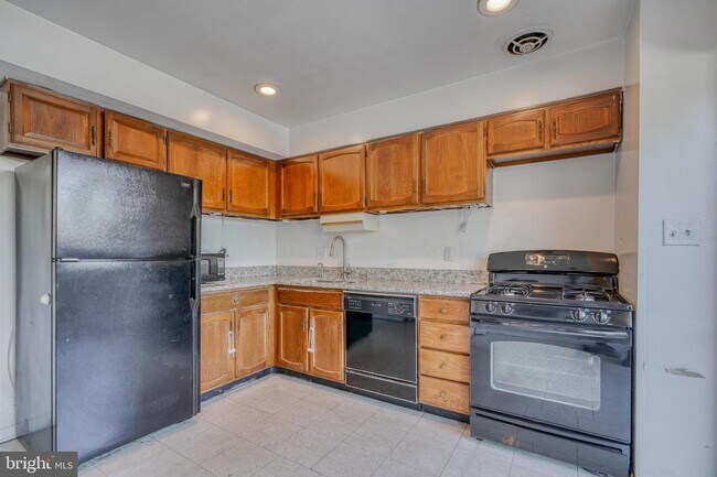 Building Photo - 7304 Park Village Ct