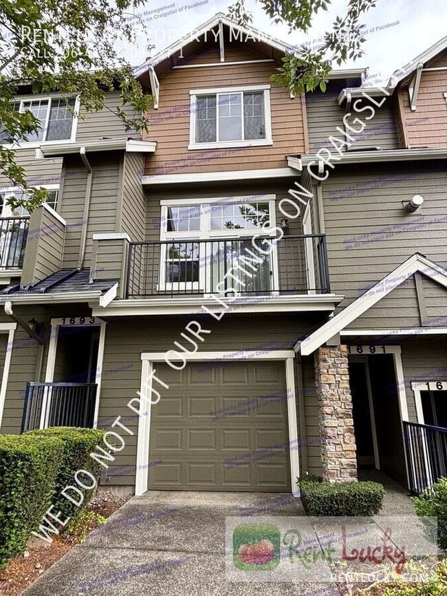 Building Photo - 1691 NE Juneberry St