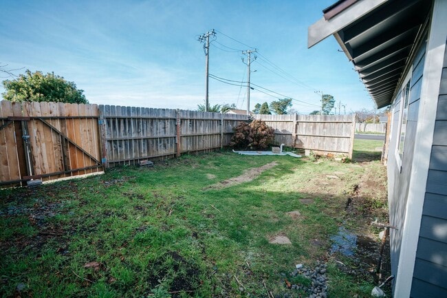 Building Photo - Fully Remodeled 3-Bedroom Home in McKinleyville