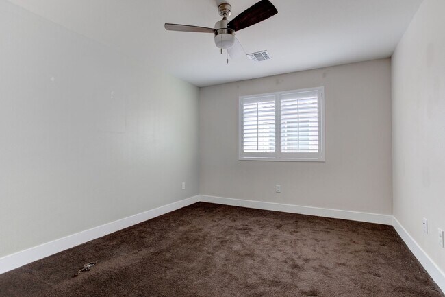 Building Photo - 9020 Nopah Peak Ct