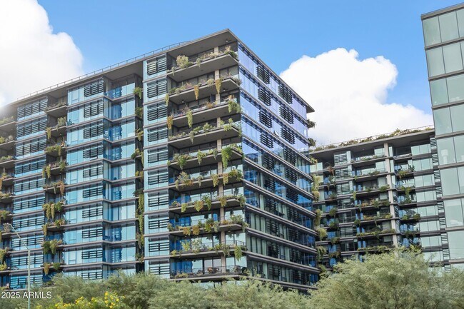 Building Photo - 7180 E Kierland Blvd