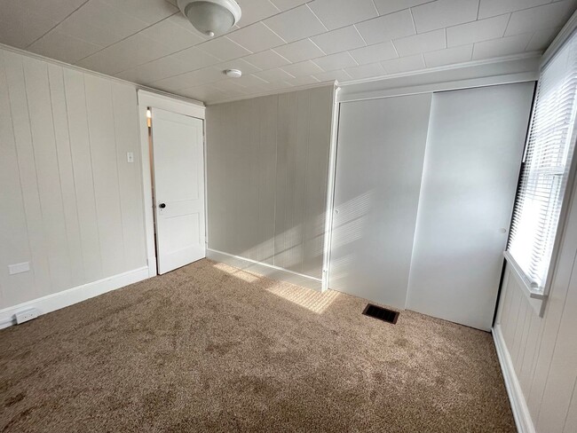 Building Photo - Nice two-story half duplex in Waynesboro, PA