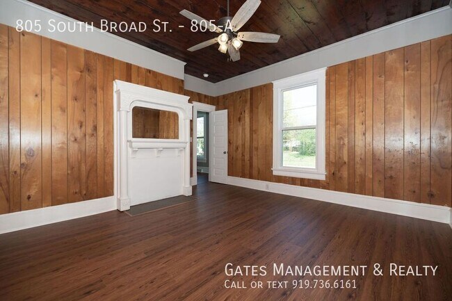 Building Photo - 805 S Broad St