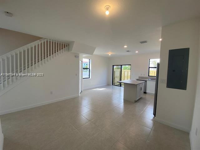 Building Photo - 575 NE 208th Terrace