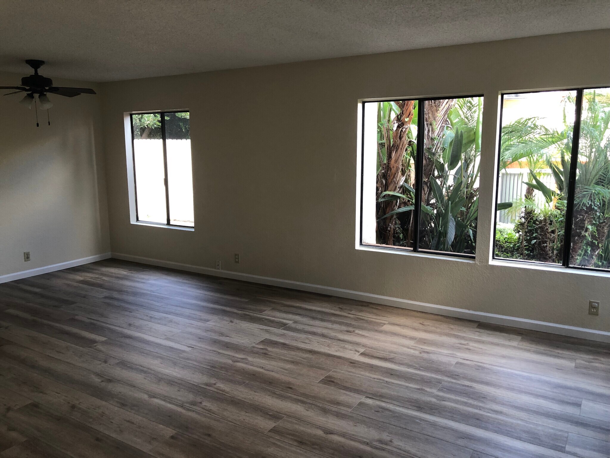 Building Photo - 119 Avenida Las Brisas