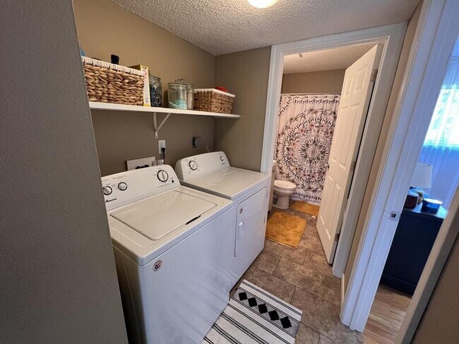 Building Photo - 12 N Michigan St