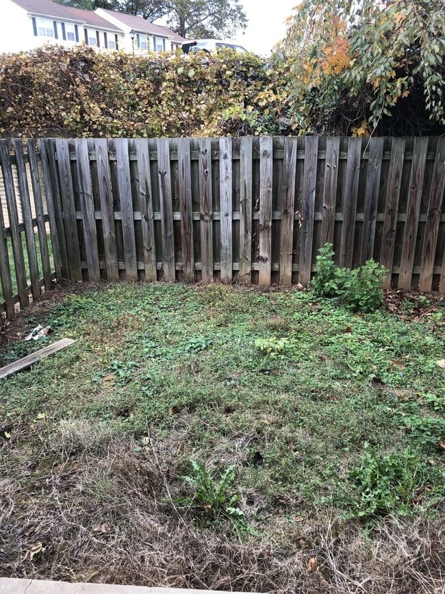 Building Photo - Stafford End Unit Townhouse