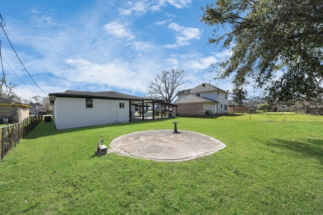 Building Photo - 8105 Lanham Ln