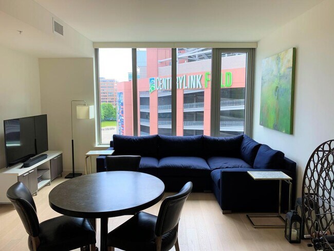 Building Photo - 590 1st Ave S