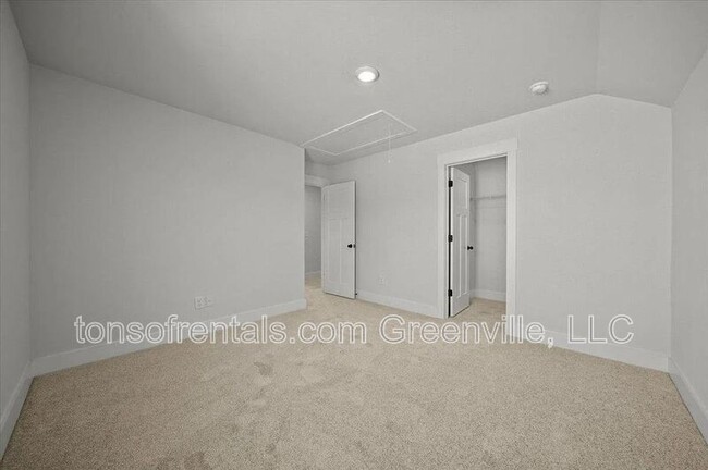 Building Photo - 415 Ml Pk Wy